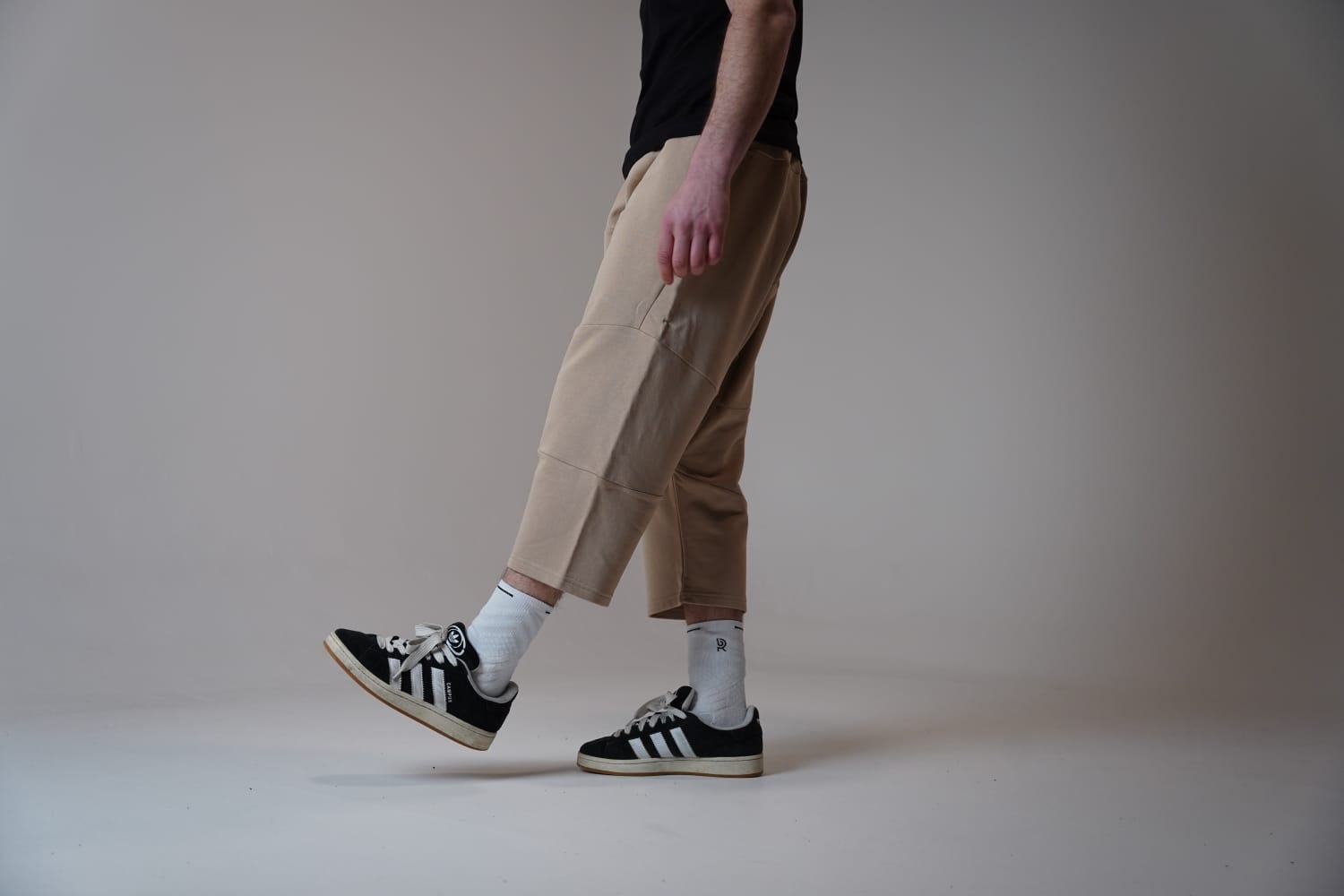 Sarouel Homme RB Mastour – Beige et Noir  – Pantacourt Jogging – Coupe Moderne Streetwear