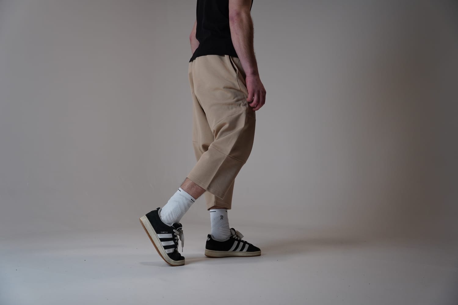 Sarouel Homme RB Mastour – Beige et Noir  – Pantacourt Jogging – Coupe Moderne Streetwear